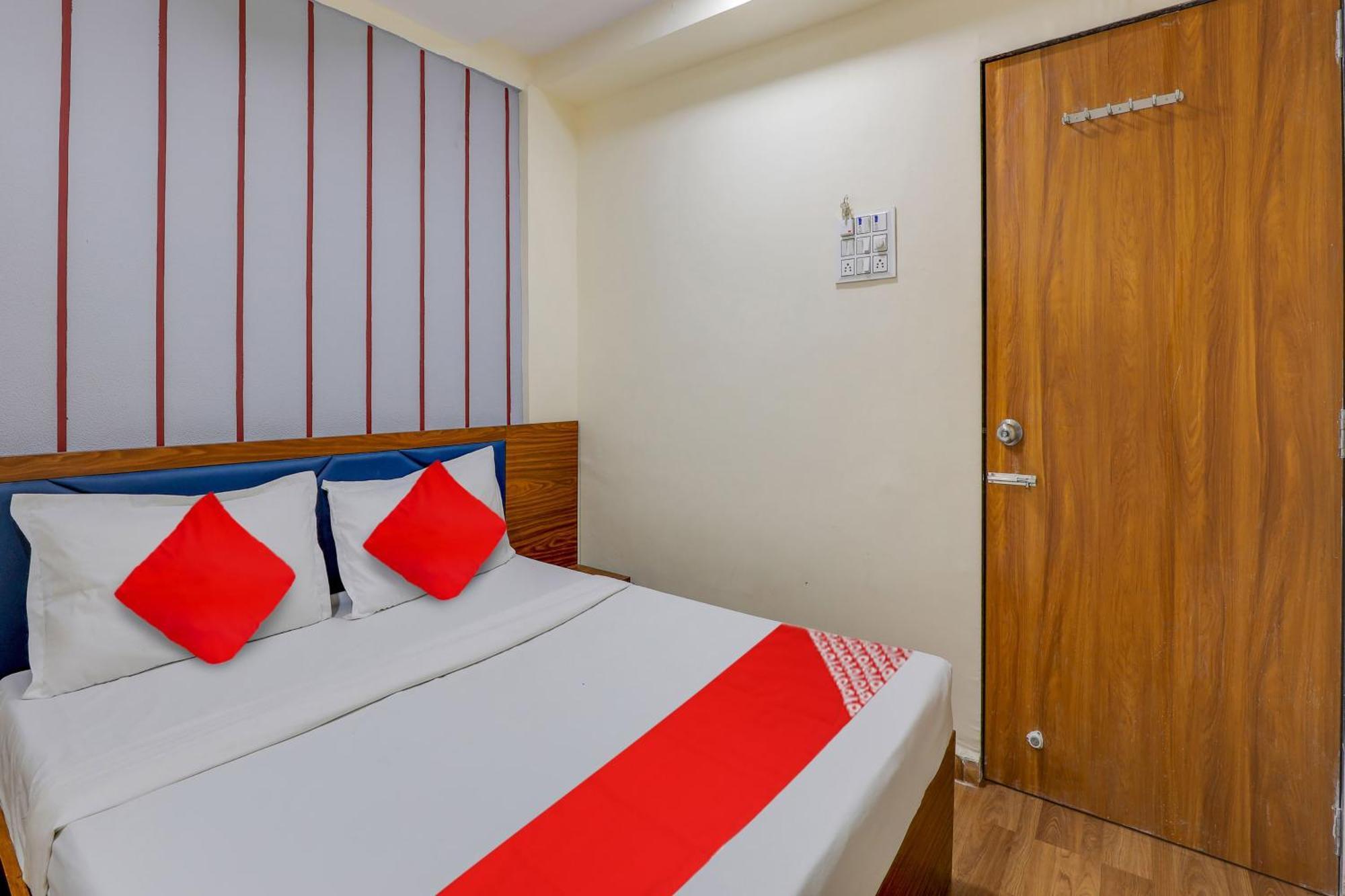 Hotel O Lotus Surat Ngoại thất bức ảnh