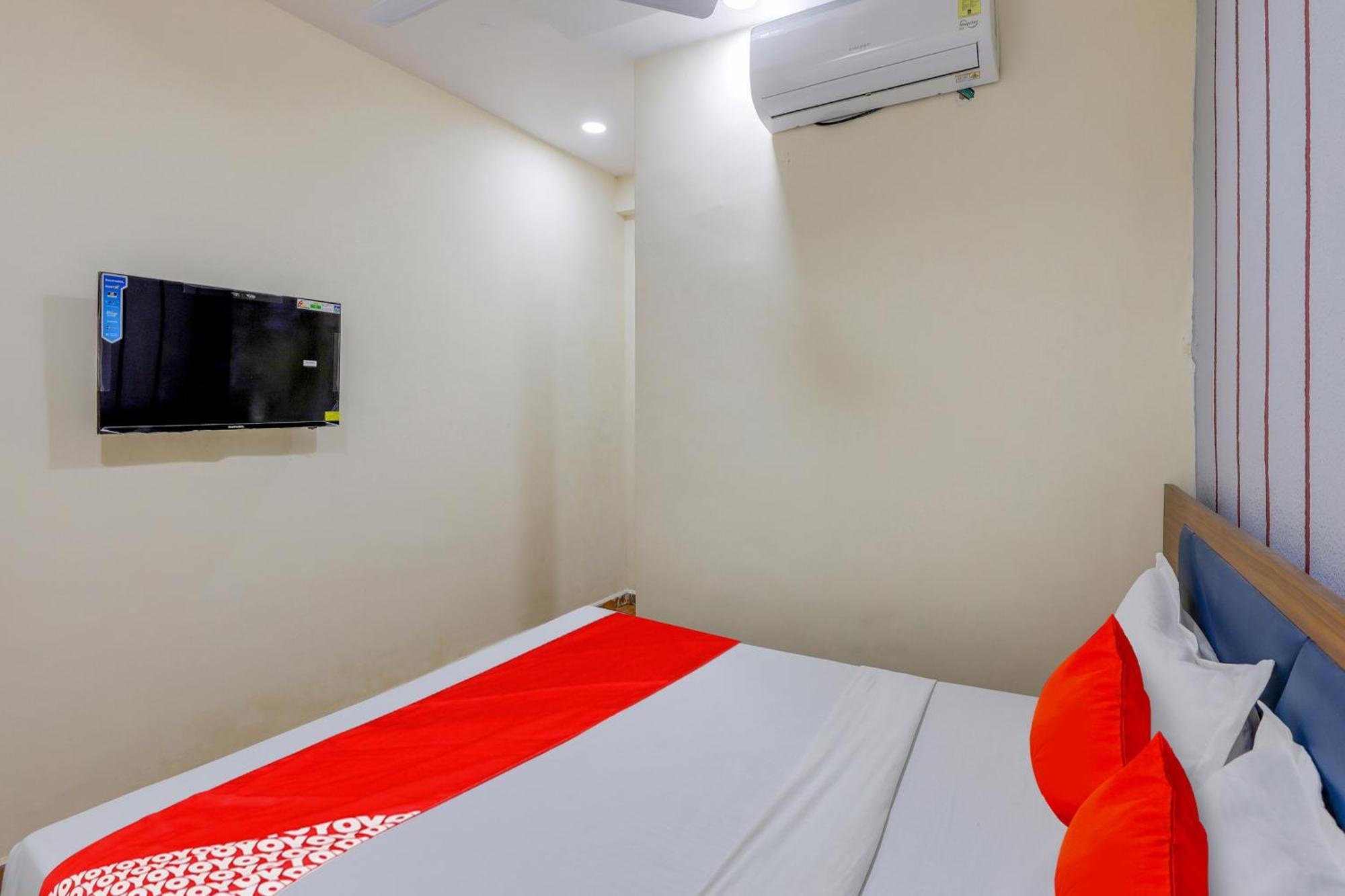 Hotel O Lotus Surat Ngoại thất bức ảnh