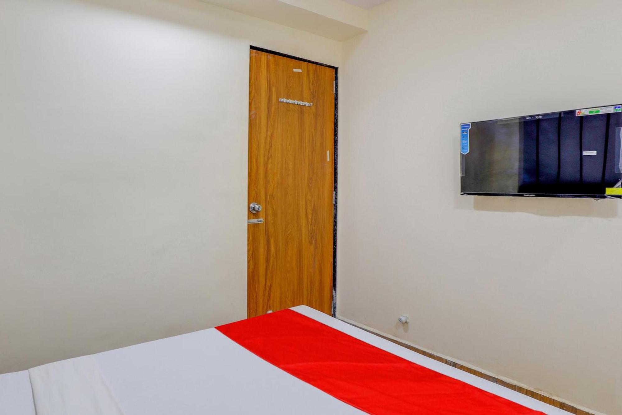 Hotel O Lotus Surat Ngoại thất bức ảnh